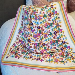 Louis Vuitton Authentic Marguerite Scarf